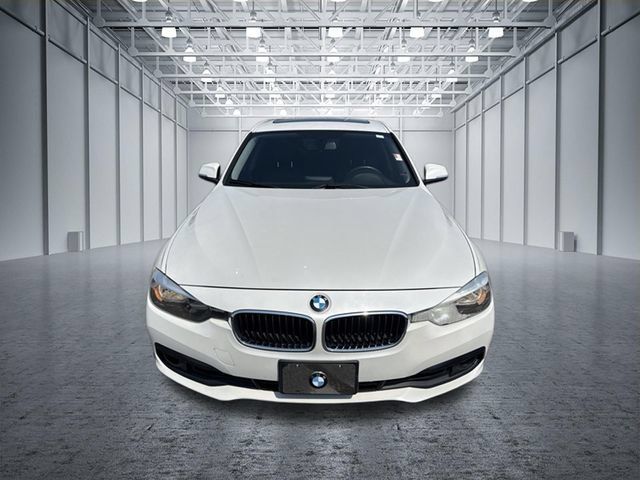 Used 2017 BMW 320i xDrive Sedan AWD/4WD image 8