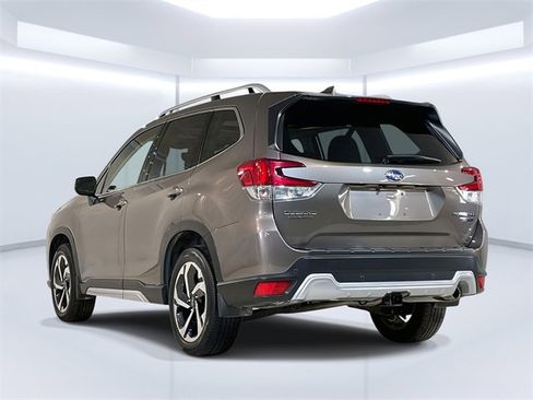 Used 2023 Subaru Forester Touring image 9