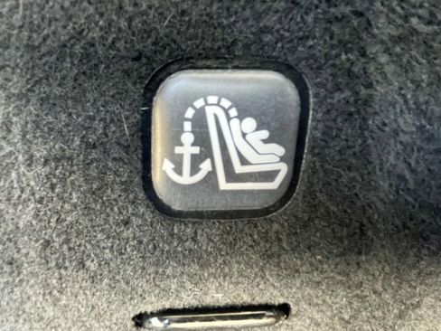 Used 2023 Nissan Armada SL w/ Captain's Chairs Package image 12