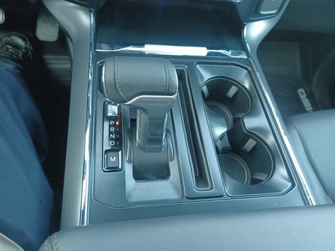 New 2025 Ford F150 Lariat w/ Equipment Group 502A High image 28