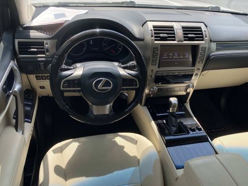 Used 2020 Lexus GX 460 Premium w/ Premium Package AWD/4WD image 18