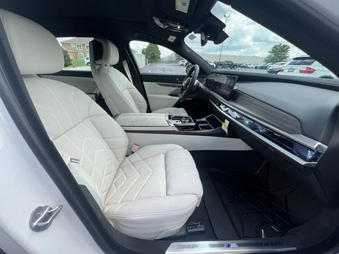 Certified 2024 BMW 760i xDrive 760i xDrive w/ Autobahn Package image 22