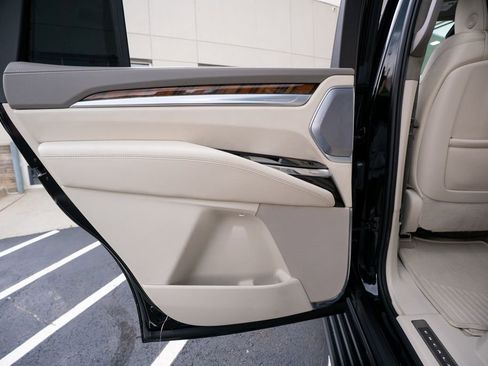 Used 2025 Cadillac Escalade Sport Platinum AWD/4WD image 45