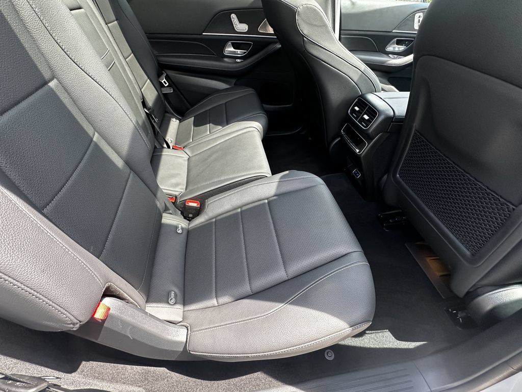 Certified 2026 Mercedes-Benz GLS 450 4MATIC image 18