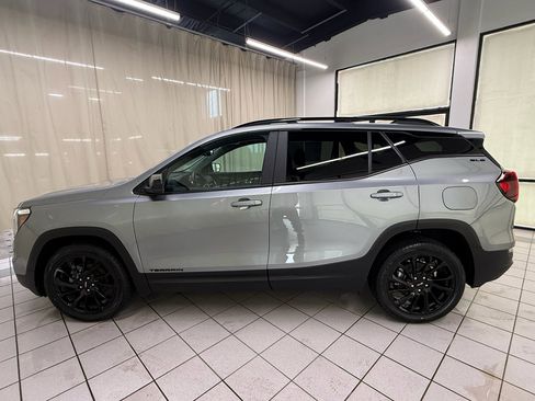Certified 2023 GMC Terrain SLE w/ Driver Convenience Package AWD/4WD image 9
