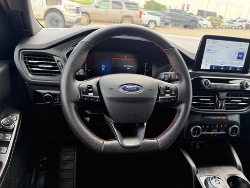 Certified 2025 Ford Escape ST-Line FWD image 12