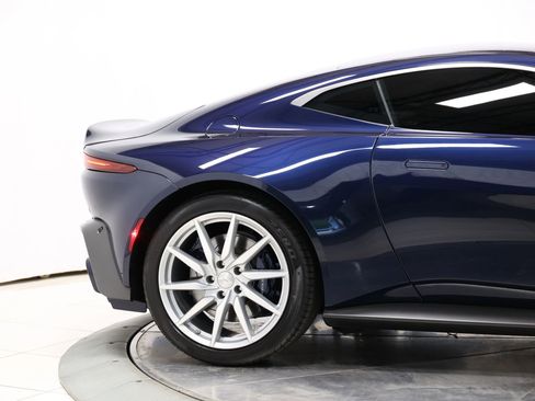 Used 2019 Aston Martin V8 Vantage Coupe RWD image 54