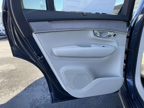 New 2026 Volvo XC90 B5 Ultra image 2