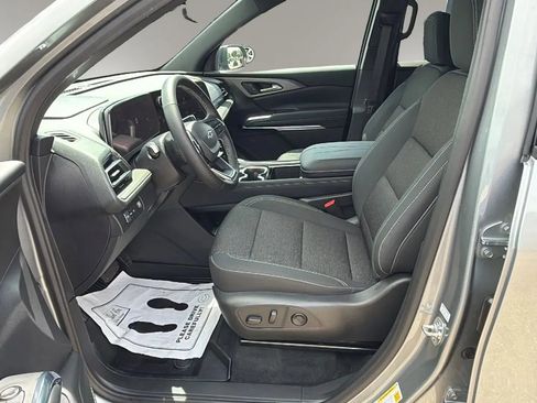 Used 2026 Chevrolet Traverse LT w/ Midnight/Sport Edition FWD image 13