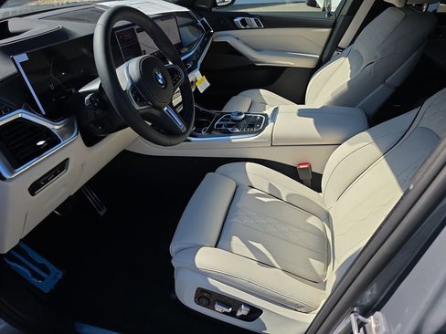 New 2026 BMW X7 M60i image 8