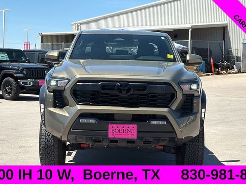 Used 2025 Toyota Tacoma TRD Off-Road image 2