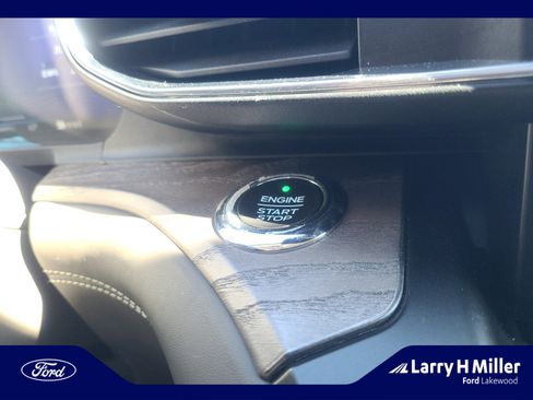 Used 2020 Ford Explorer Platinum w/ Premium Technology Package image 29