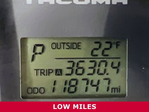 Used 2016 Toyota Tacoma SR w/ SR Convenience Package RWD image 14