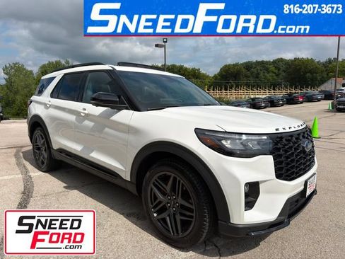 Used 2025 Ford Explorer ST w/ Sun And Sound Package AWD/4WD image 1