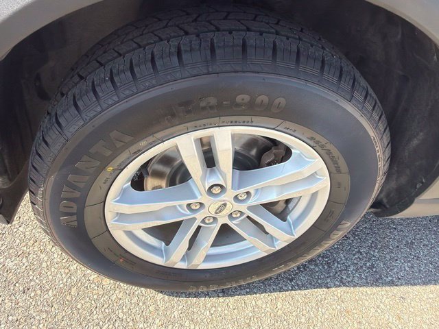 Used 2020 Ford Explorer XLT AWD/4WD image 10