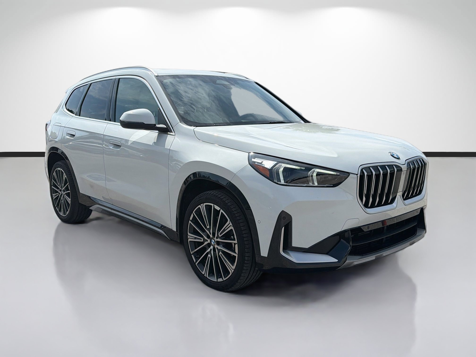 Used 2026 BMW X1 xDrive28i w/ Convenience Package AWD/4WD image 1