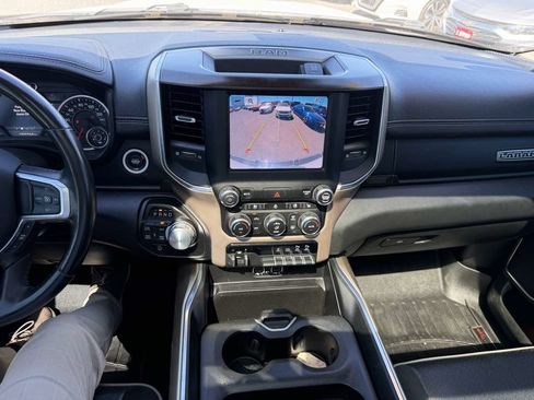 Used 2022 RAM 1500 Laramie AWD/4WD image 9