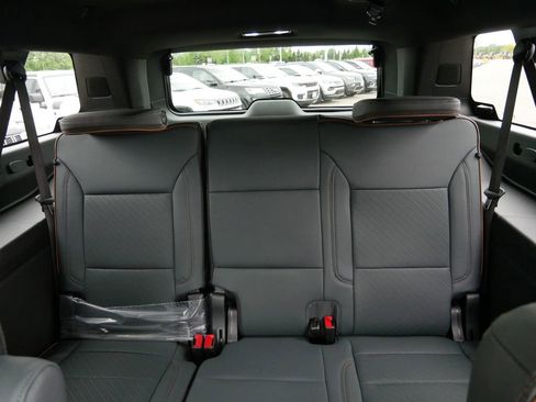 New 2026 GMC Yukon XL AT4 w/ AT4 Premium Package AWD/4WD image 9