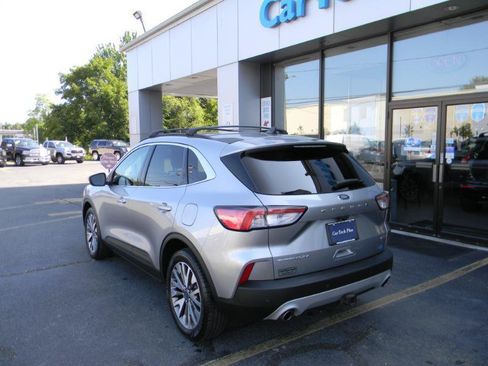 Used 2022 Ford Escape Titanium w/ Class II Trailer Tow Package AWD/4WD image 8