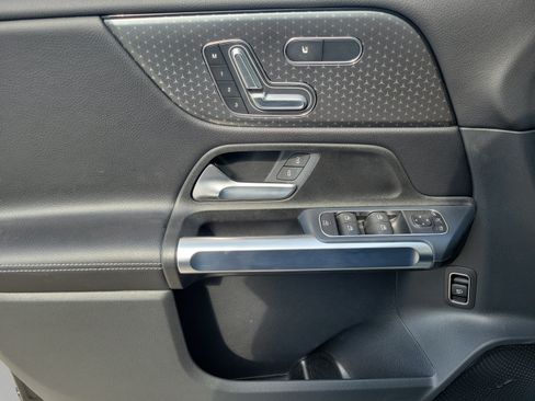 Used 2026 Mercedes-Benz GLB 250 image 12