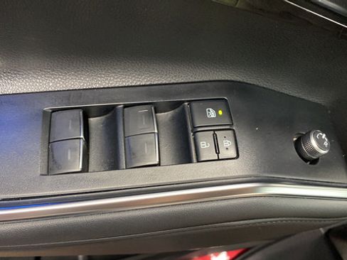 Used 2022 Toyota Highlander Platinum AWD/4WD image 22