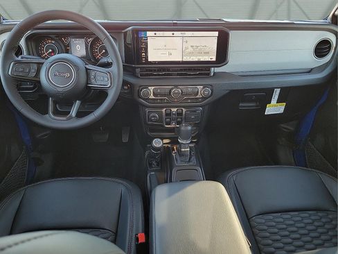 New 2025 Jeep Gladiator Sport image 17