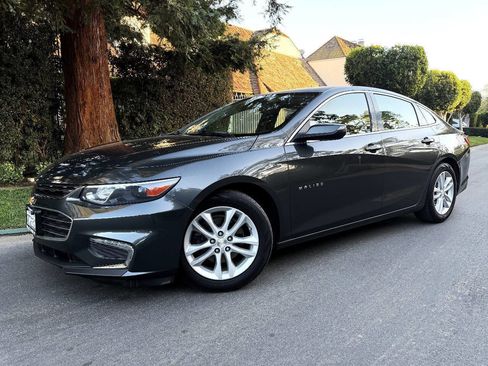 Used 2016 Chevrolet Malibu LT image 2