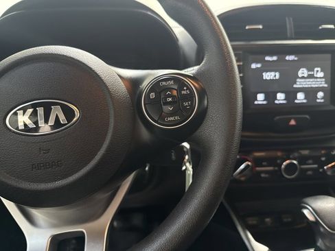 Used 2020 Kia Soul S FWD image 18