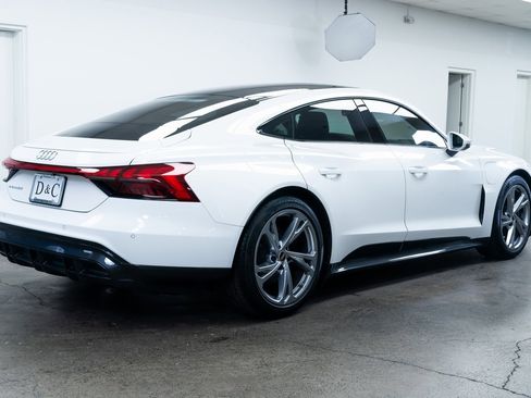 Used 2024 Audi e-tron GT Premium Plus image 6