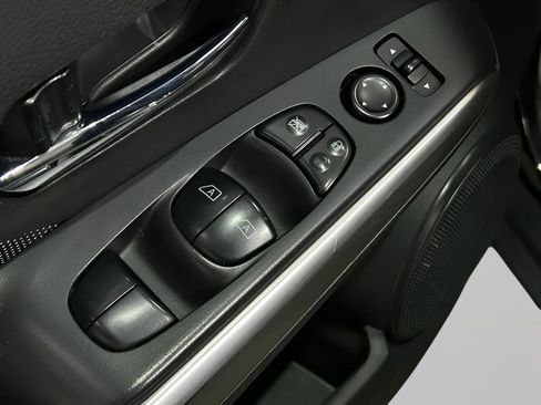 Used 2020 Nissan Kicks SV image 17