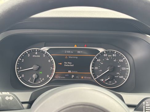 Used 2025 Nissan Pathfinder S AWD/4WD image 11