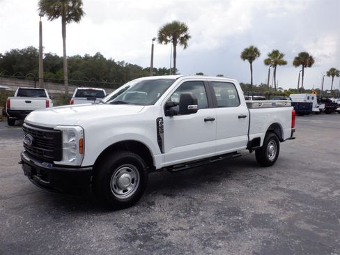 Used 2024 Ford F250 XL RWD image 2