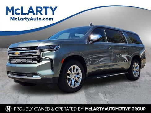 Used 2023 Chevrolet Suburban Premier image 1
