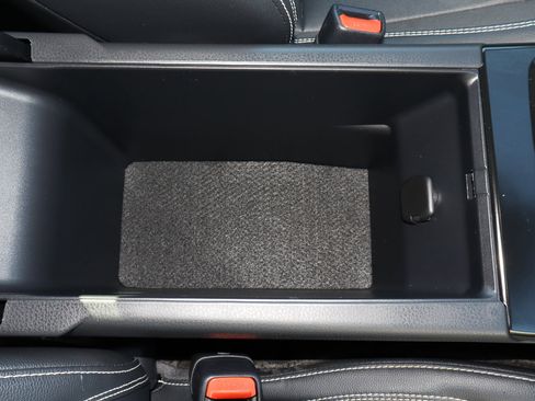 Used 2025 Toyota Camry SE image 24