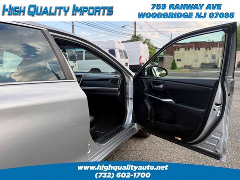 Used 2017 Toyota Camry SE FWD image 20