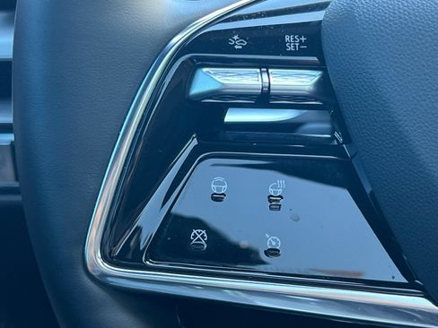 Used 2026 Cadillac Lyriq Luxury w/ LPO, Floor Liner Package RWD image 32