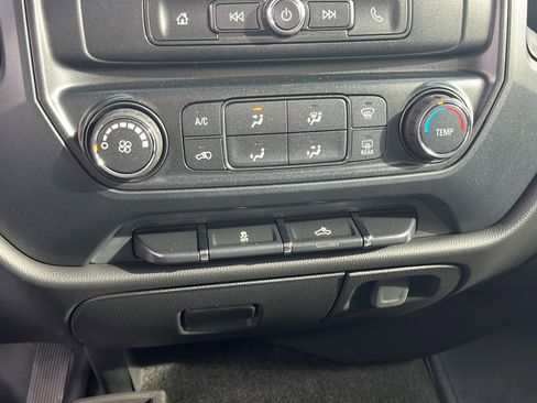 Used 2017 Chevrolet Silverado 1500 Custom w/ Custom Convenience Package image 19