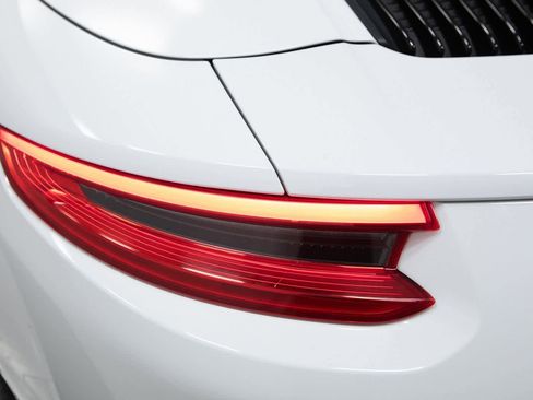 Certified 2018 Porsche 911 Carrera image 31