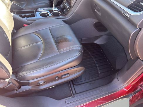 Used 2017 Chevrolet Traverse LT image 16