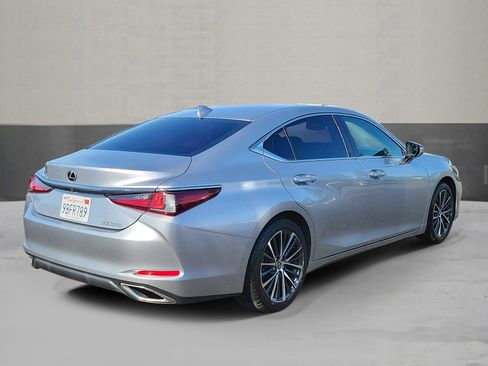 Used 2022 Lexus ES 350 w/ Premium Package image 2