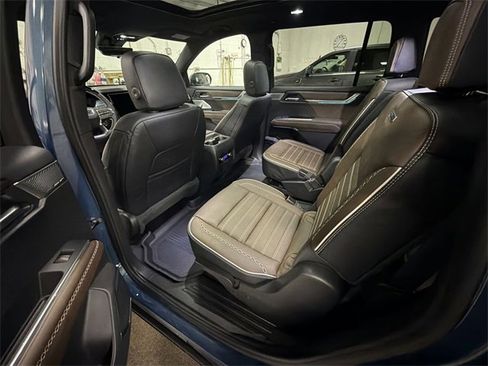 New 2026 GMC Acadia Denali Ultimate w/ LPO, Floor Liner Package image 57