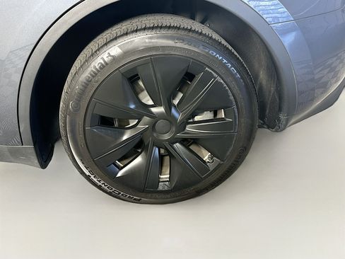 Used 2023 Tesla Model Y Long Range AWD/4WD image 11