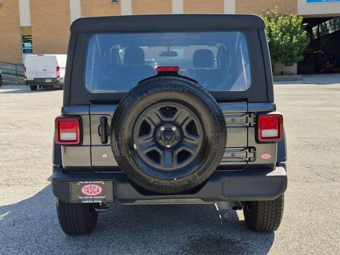 Used 2022 Jeep Wrangler Unlimited Sport AWD/4WD image 4