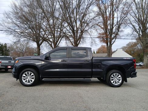 Used 2022 Chevrolet Silverado 1500 Custom image 1