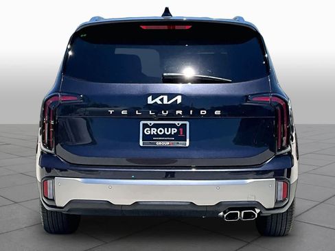 Used 2025 Kia Telluride SX w/ SX Captain's Chair Package FWD image 9