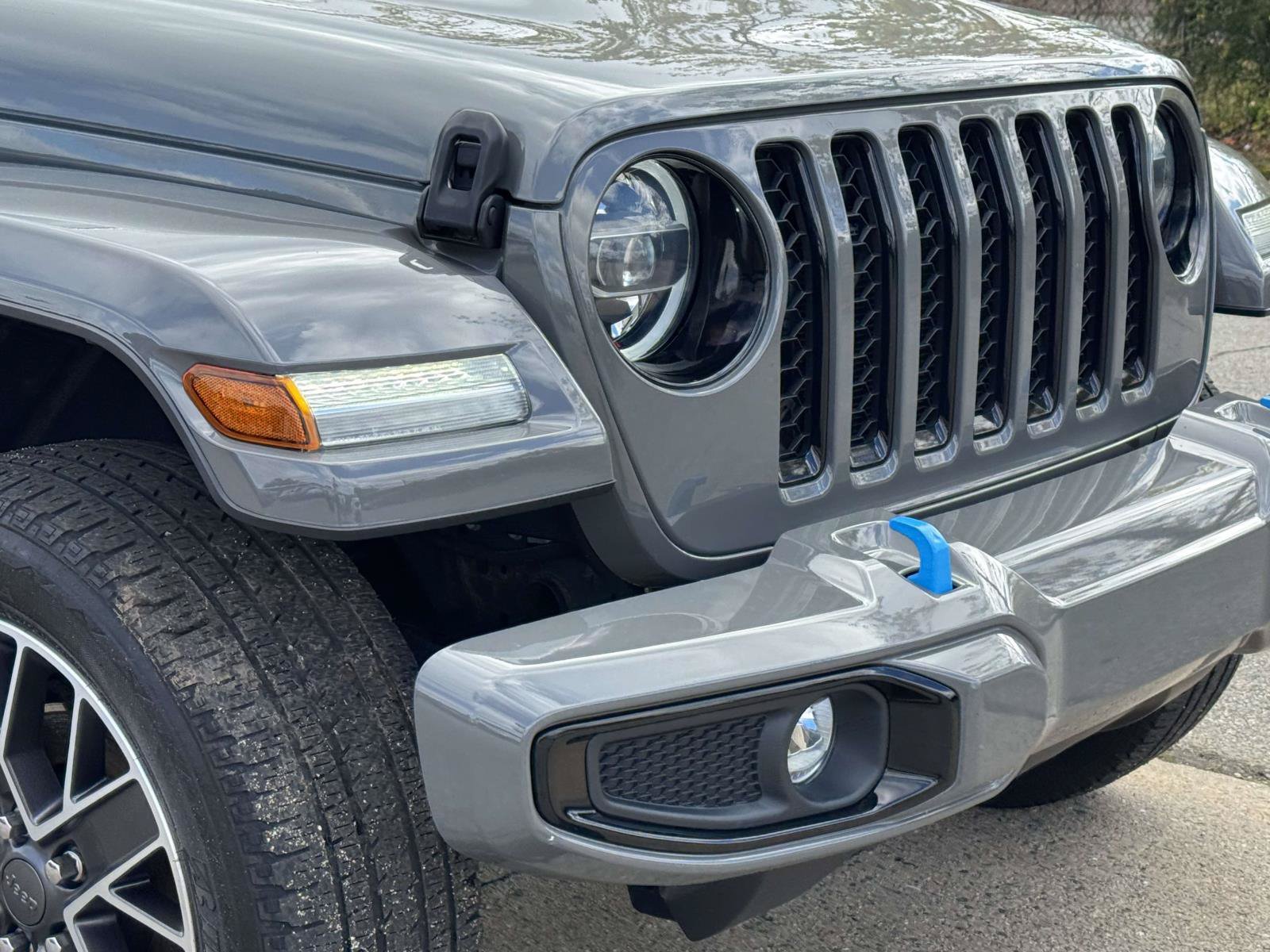 Used 2022 Jeep Wrangler Unlimited Sahara AWD/4WD image 8