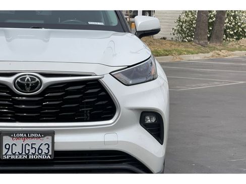 Used 2022 Toyota Highlander XLE image 19