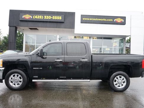 Used 2013 Chevrolet Silverado 3500 LTZ w/ LTZ Plus Package image 2