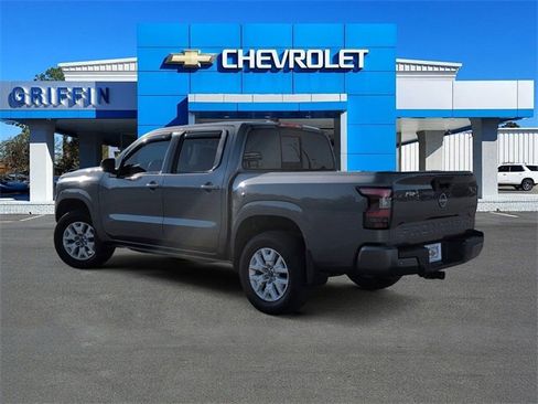 Used 2022 Nissan Frontier SV w/ Technology Package image 9