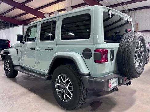Used 2024 Jeep Wrangler Unlimited Sahara w/ Dual Top Group AWD/4WD image 7